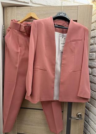Жіночій брючний костюм zara