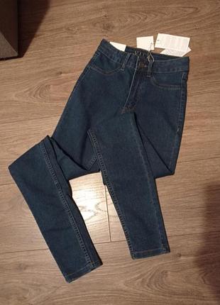 Стильні дівочі джинси