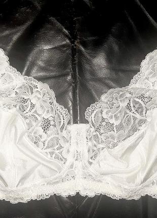 Роскошный бюстгальтер без костей для большой груди от известного английского производителя chapely figures.