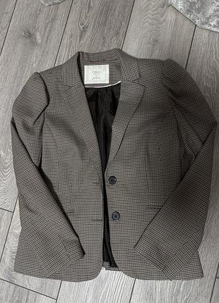 Жіночий коричневий піджак