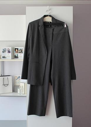 Новий сірий костюм від stefanel, брюки та піджак