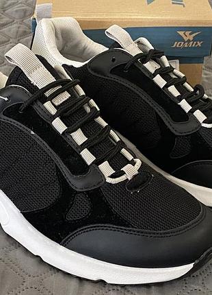 Новые кроссовки бренда jomix
