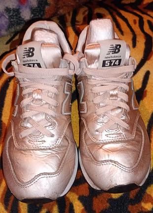 Женские кроссовки new balance