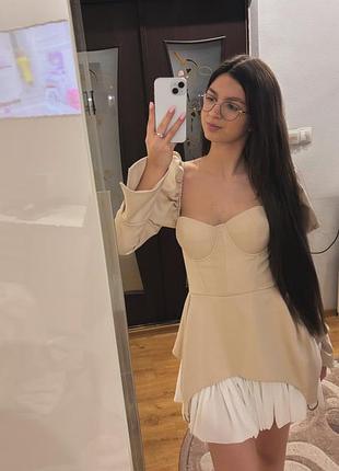 Продаю ніжну бежево-молочну сукню з корсетним верхом. красиво підкреслює талію ✔ одягалась 1 раз ✔ стан ідеальний, без дефектів ✔ розмір s-m