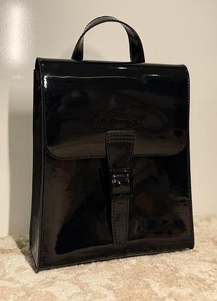 Шкіряний лакований рюкзак dr.martens patent leather mini backpack black