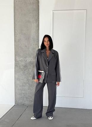 Костюм жіночий