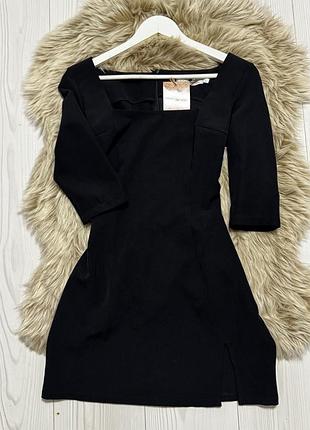 Маленька чорна сукня, класичного крою, м