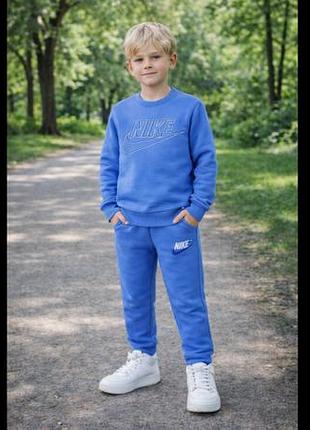 Моднячий спортивный костюм nike