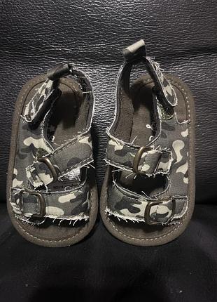 Дитячі босоніжки для новонароджених