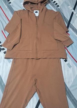 Чудовий жіночий спортивний костюм soho-t women's  made in italy розмір l.