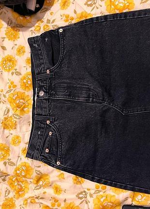 Чорна спідниця з цупкого джинсу