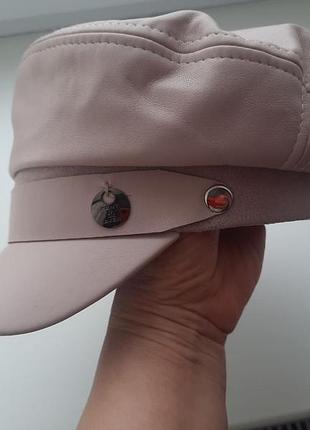 Кепка жіноча