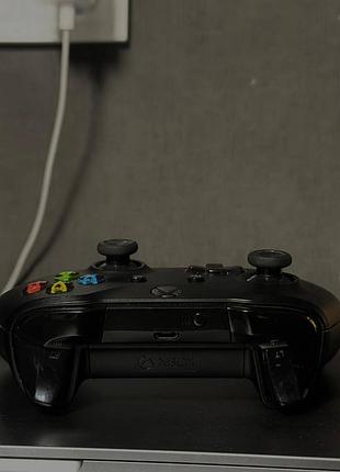 Геймпад xbox one model 1708 4