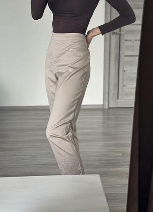 Жіночі бріджі класичні