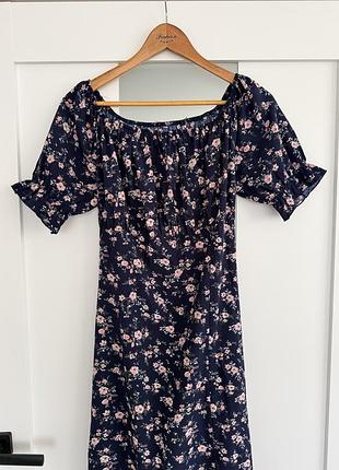 Сукня жіноча