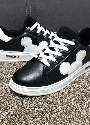 Жіночі кросівки снікери від топового американського бренду disney