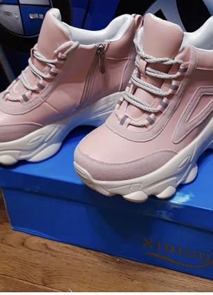 Жіночі демісезонні черевики на блискавці та на шнурках , р. 36, 40