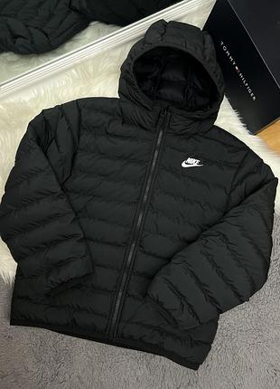 Куртка від nike
