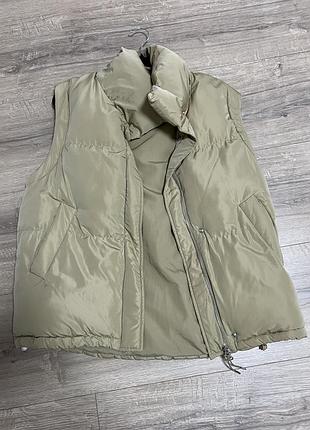 Жіночка жилетка