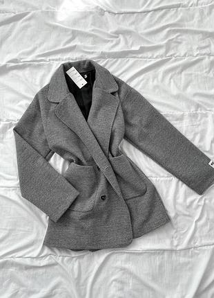 Пальто жіноче