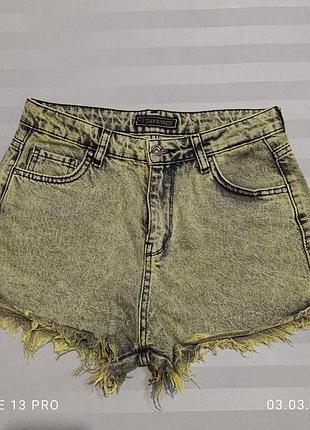 Джинсовые шорты