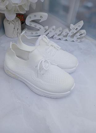 Легесенькі кросівочки на дівчинку