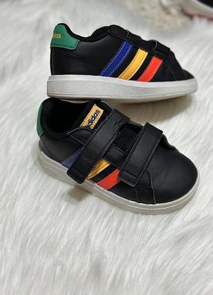 Оригінальні дитячі кросівки adidas 25 розмір