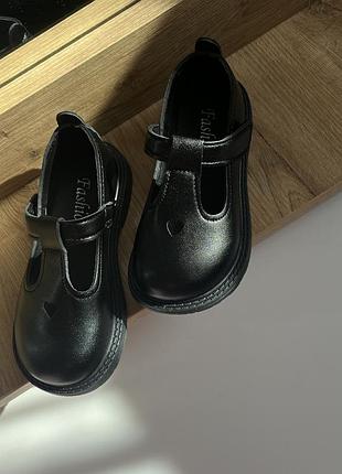 Чорні туфлі на дівчинку, туфлі 26р, туфлі 28р, туфлі 29р, класичні туфлі для дівчинки
