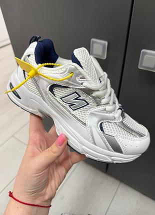 Стильні модні кросівки унісекс