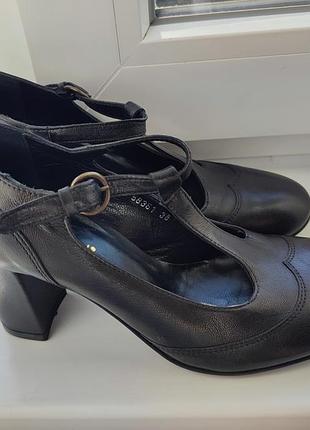 Классические кожаные туфли