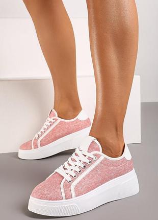 Нові кросівки 39 р 450 грн