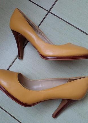 Шкіряні туфлі 39 р