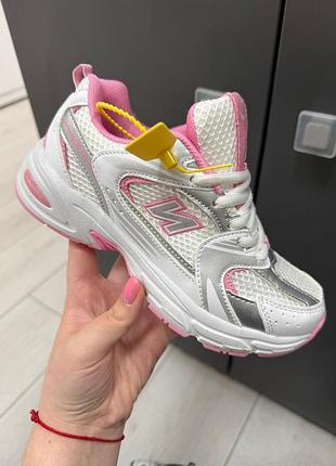 Стильні кросівки для дівчинки