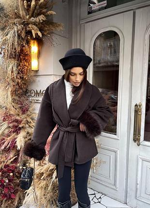 Пальто кашемир на запах пасок пояс мех на манжетах лацканы воротник удлиненное