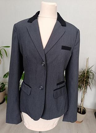 Жакет женский, известного французского бренда.