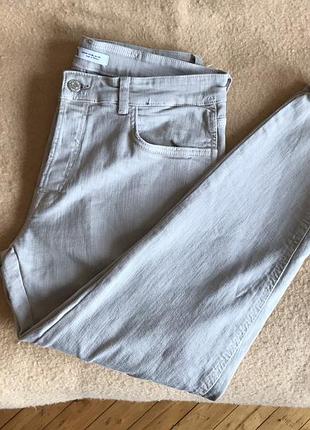 Женские джинсы zara .