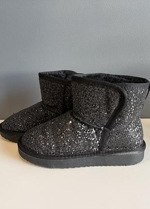 Мега класні уггі  35р