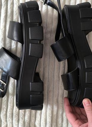 Босоніжки 37.5-38,  устілка 25,ідеально на ніжку 24-24.5