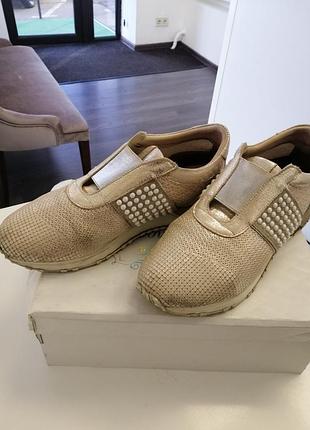 Женские кроссовки 40 размера