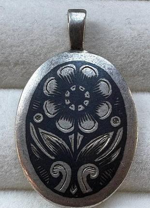 Вінтажний жіночий кулон зі стерлінгового срібла 875 проби «кубачі» з ефектом зберігання.