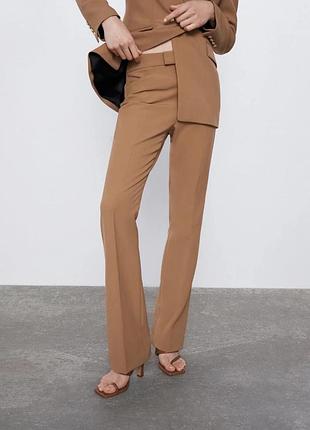 Женские расклешенные брюки zara, цвет camel