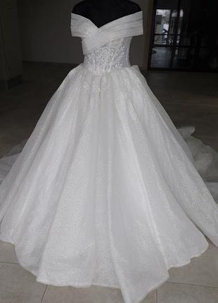 Новое свадебное платье