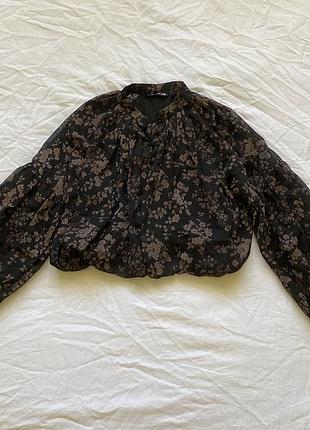 Шифонова блуза з обʼємними рукавами