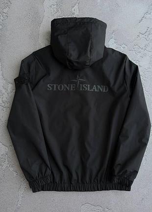 Чоловіча демісезонна чорна вітровка stone island