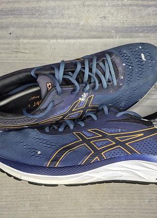 Кроссовки asics