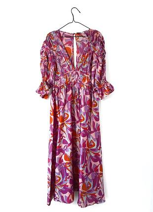 Длинное атласное платье с абстрактным принтом asos