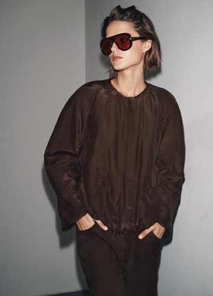 Утеплений бомбер zara
