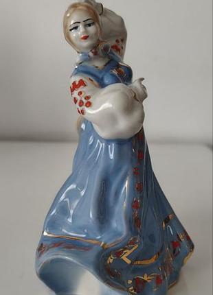 Вінтажна порцелянова статуетка. коростень.