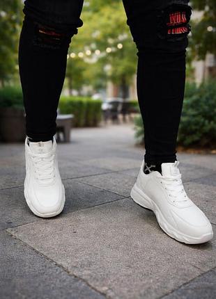 Стильні чоловічі кросівки