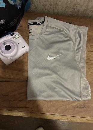 Футболка nike dri-fit